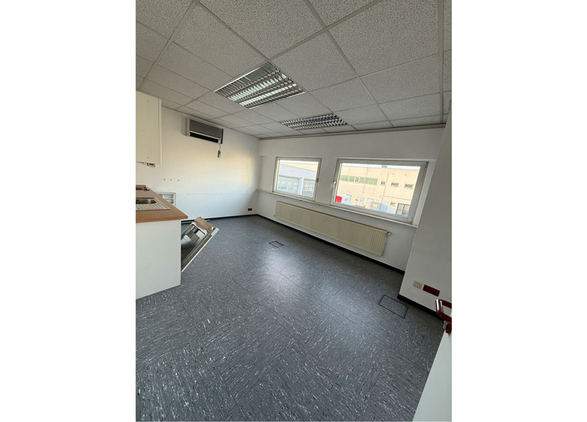 kueche-bueroflaechen-obergeschoss-industriegebiet-wallersheim-koblenz-zu-vermieten